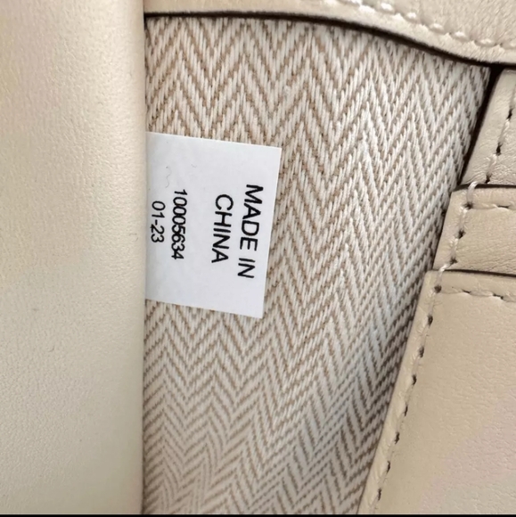 Tory Burch Petite Bag W/COA NWOT - Picture 15 of 16